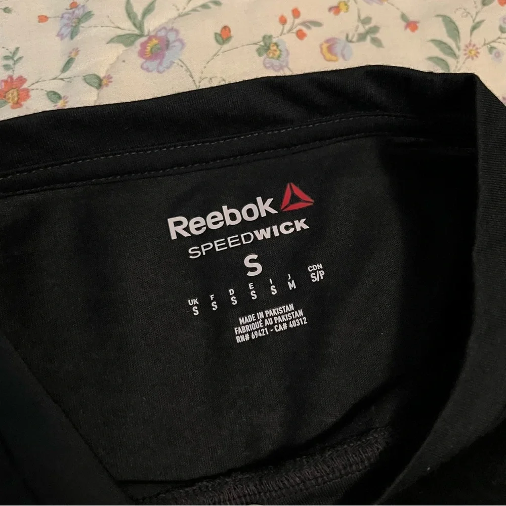 REEBOK Men’s Shirt - Picture 3 of 5